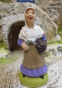 SANTON FEMME A LA LAVANDES 7CM (aux rois de la crèche)